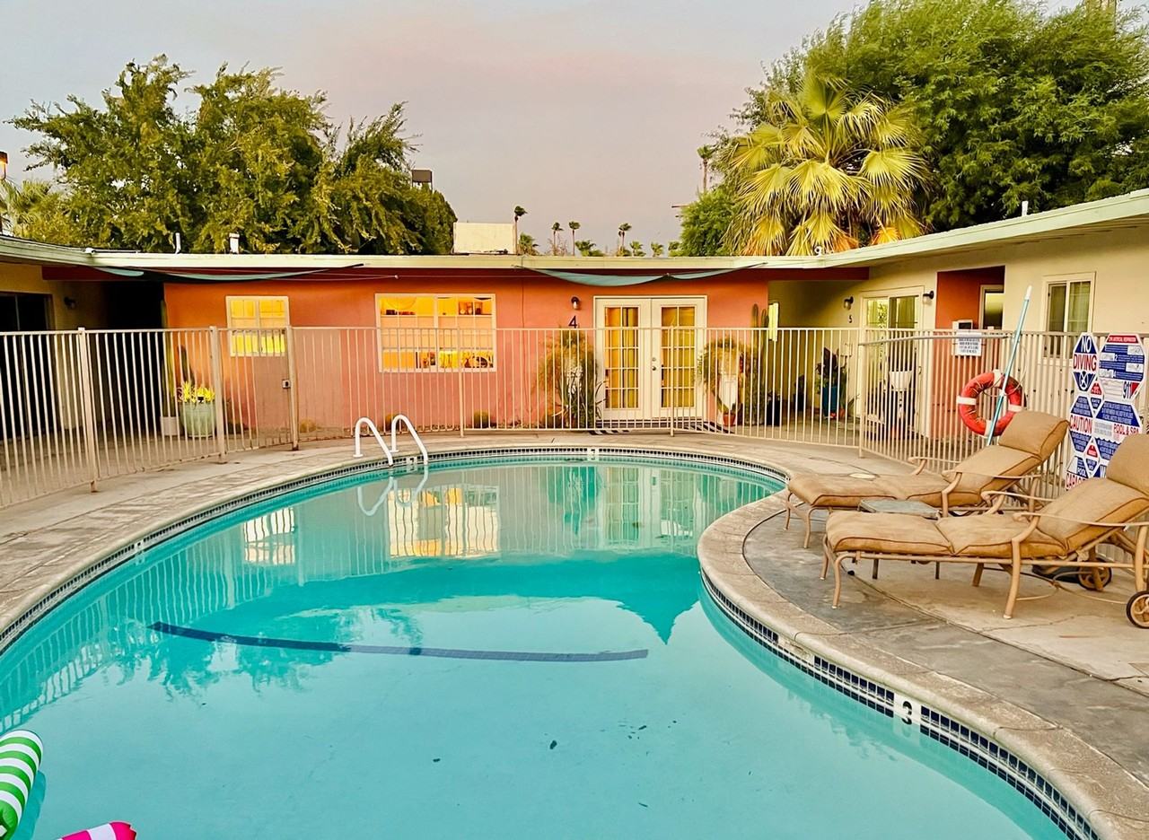 Twin Palms - Photo 3 of 5