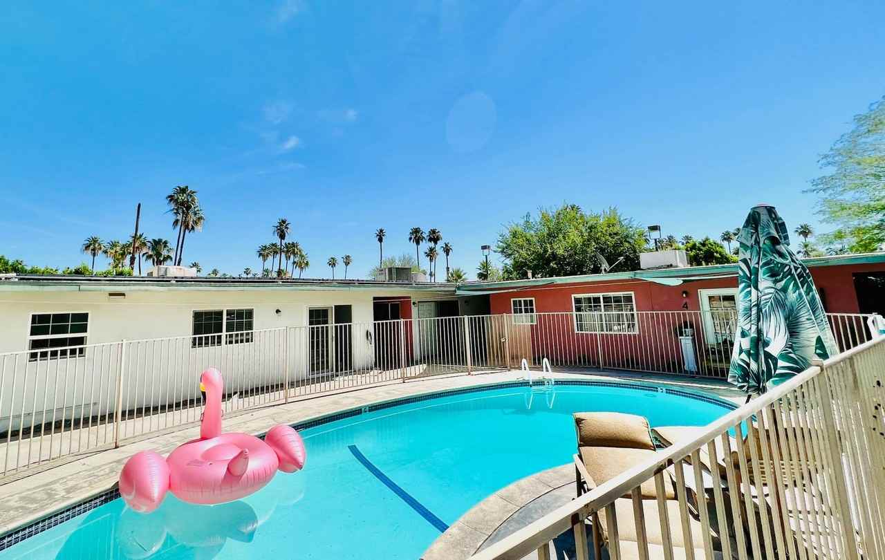 Twin Palms - Photo 4 of 5