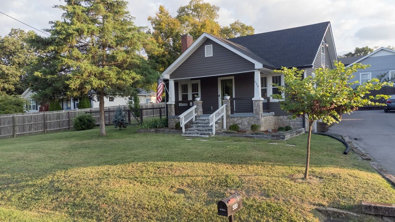 520 Elgin St - Photo 3 of 31