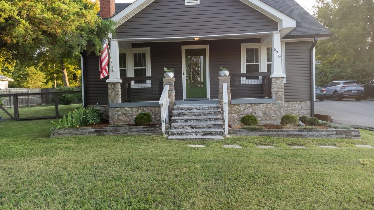 520 Elgin St - Photo 4 of 31