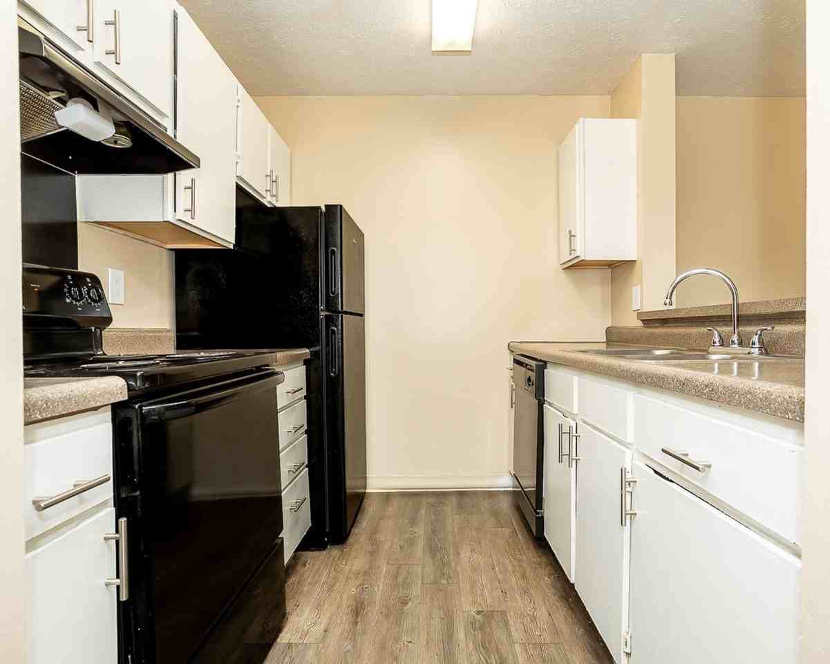 Fox Brook Apartments - Photo 6 of 46