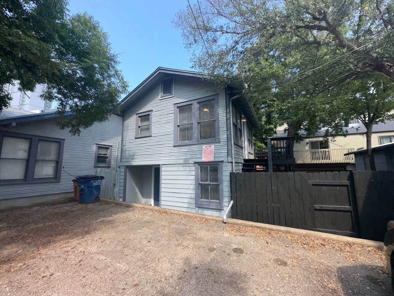 1803 Nueces St - Photo 3 of 31