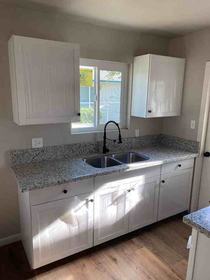 409 -410 -208 Albert Ave. - Photo 3 of 11