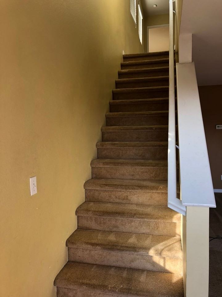 585 Hart Dr - Photo 2 of 21