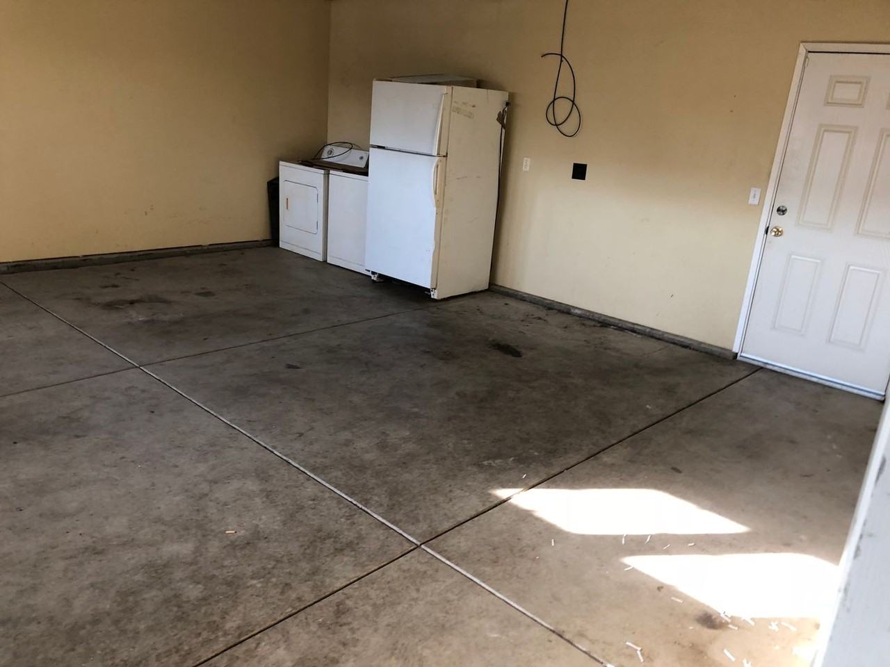 585 Hart Dr - Photo 6 of 21