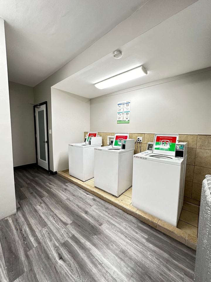 Buena Plaza - Photo 4 of 4