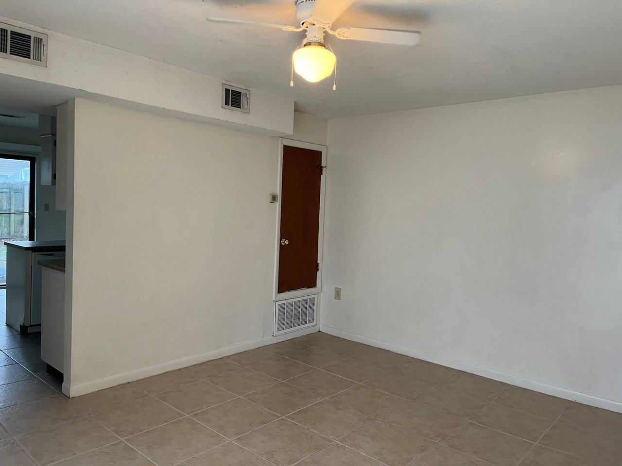 159 Scottwood Dr Se - Photo 5 of 16