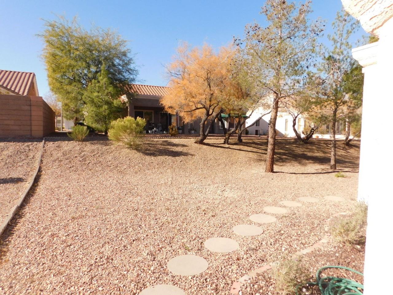 2445 Desert Glen Dr - Photo 2 of 15