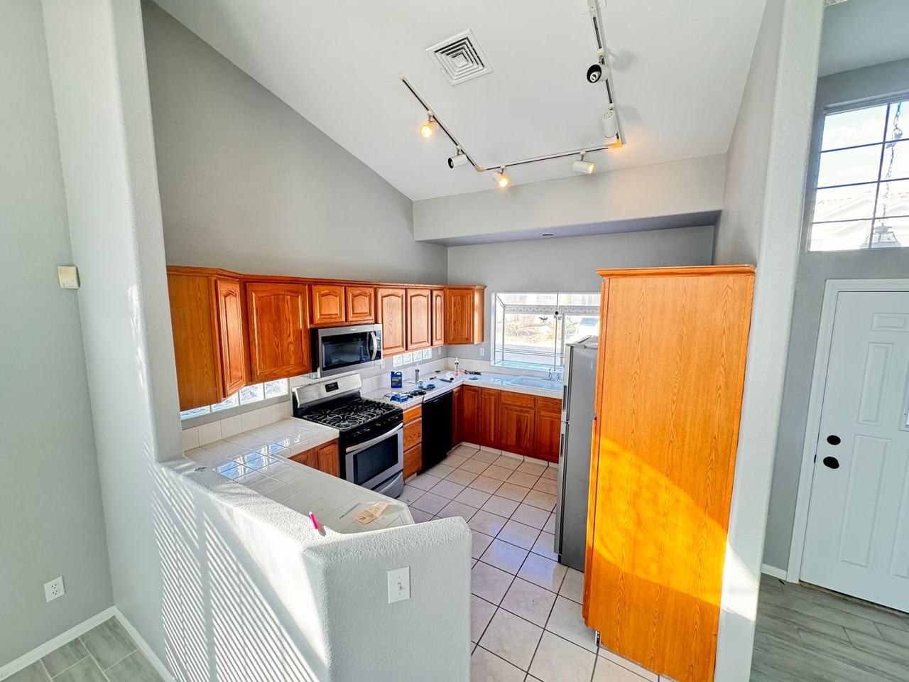 5129 Forest Oaks Dr - Photo 2 of 15