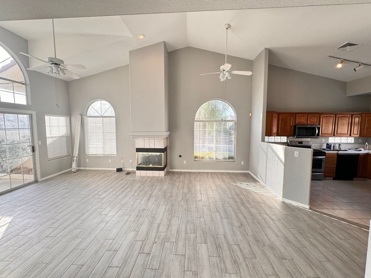 5129 Forest Oaks Dr - Photo 4 of 15