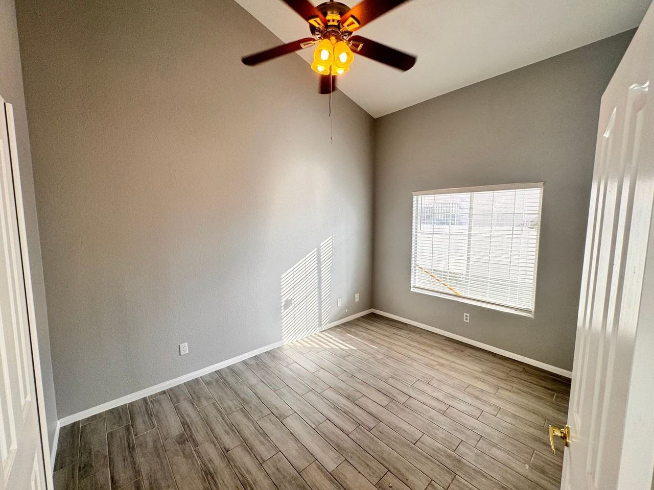 5129 Forest Oaks Dr - Photo 5 of 15