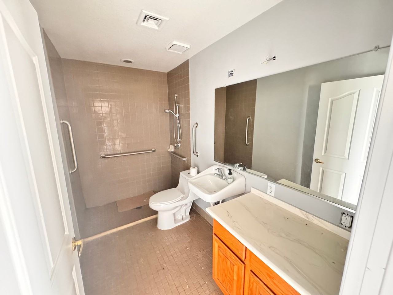 5129 Forest Oaks Dr - Photo 6 of 15