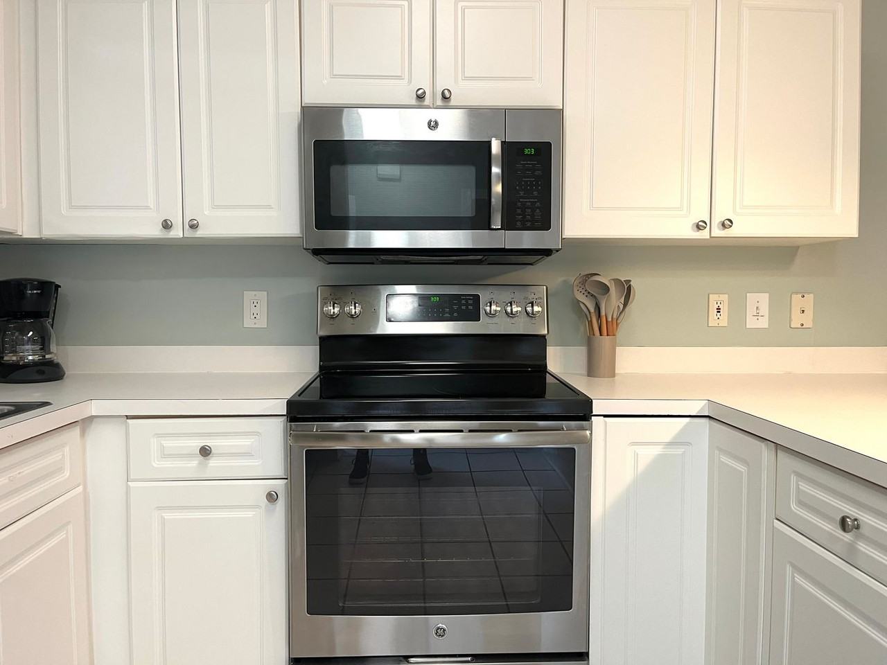 4877 Dahlia Court - Photo 6 of 36