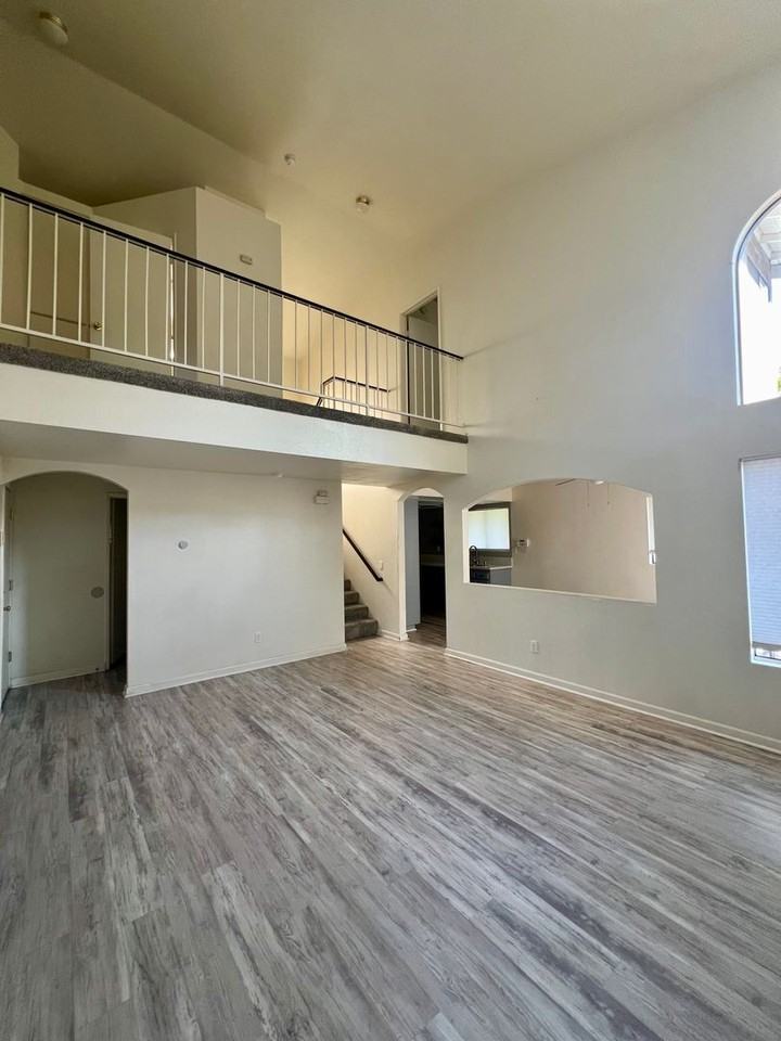 1454 Sycamore Ln - Photo 3 of 14
