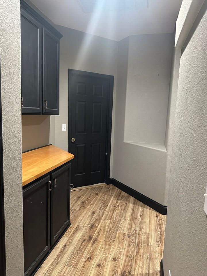 2526 S Jensen St - Photo 6 of 16