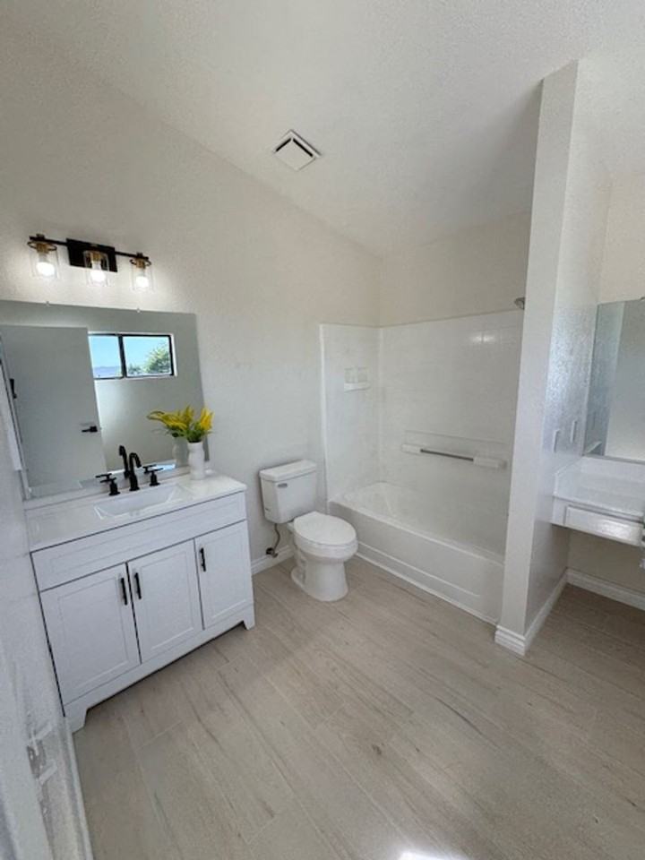 409 Wimbledon Dr - Photo 3 of 24