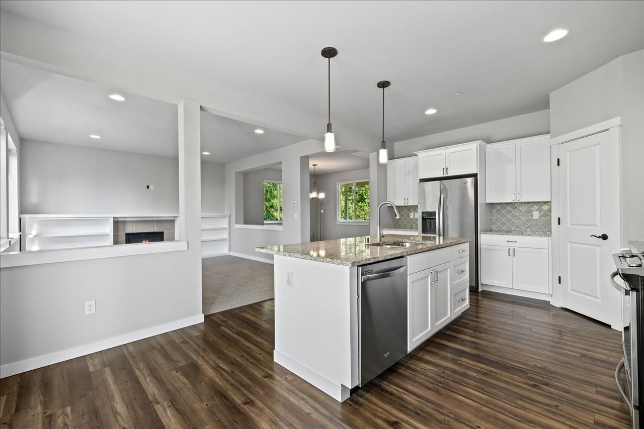 1736 99th Ave Se - Photo 3 of 18