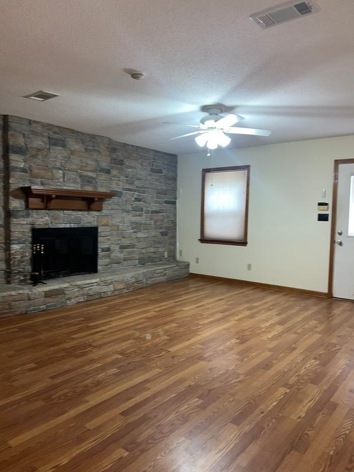 1245 Tecumseh Ct - Photo 3 of 18