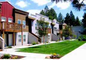 featured image of 252 N Elm St