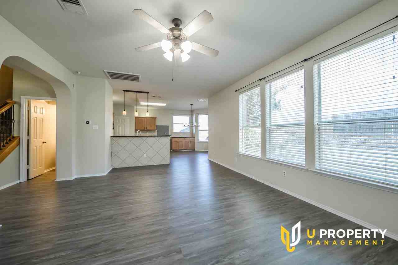 3501 Aldersyde Dr - Photo 6 of 34