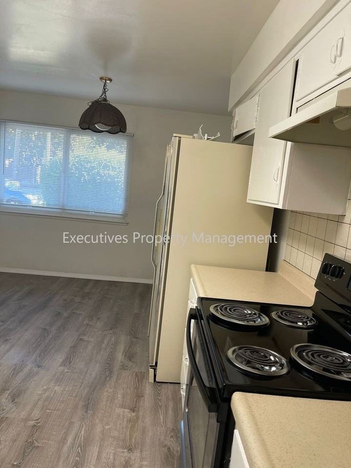 3475 Payne Ave - Photo 3 of 6