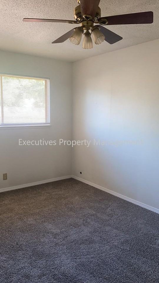 3475 Payne Ave - Photo 5 of 6