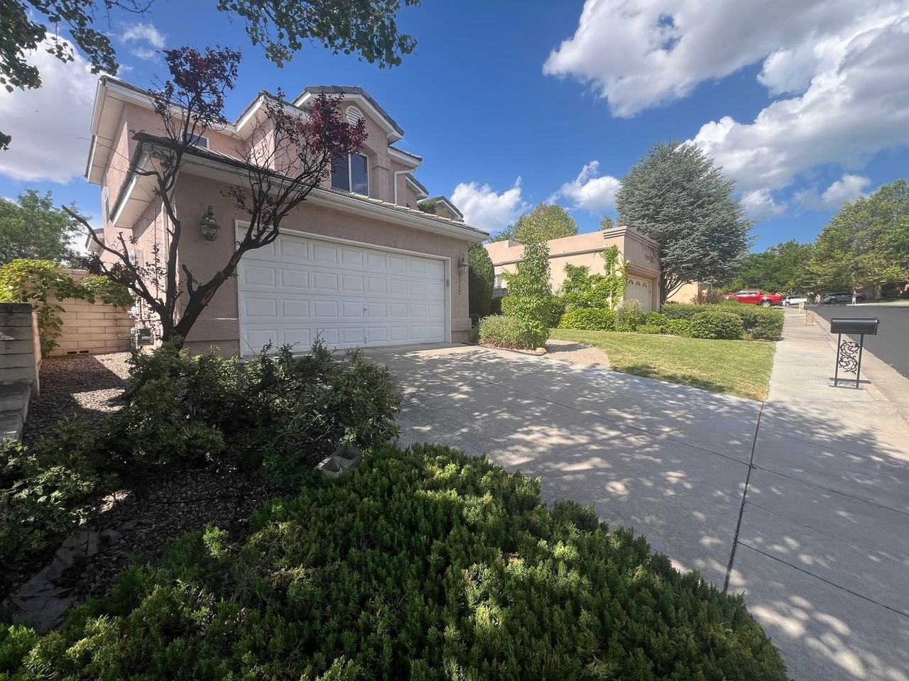 6517 Glen Oak Ne - Photo 2 of 37