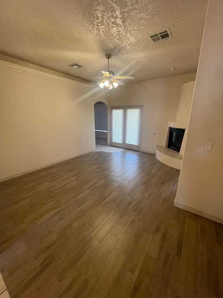 2677 Stellar Way - Photo 3 of 28