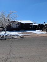 featured image of 113 E Mahoney St