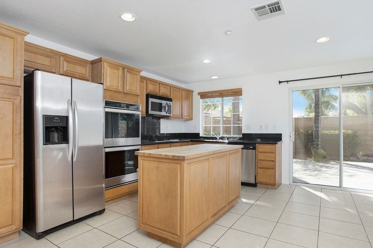 3648 Hawks Dr - Photo 3 of 28