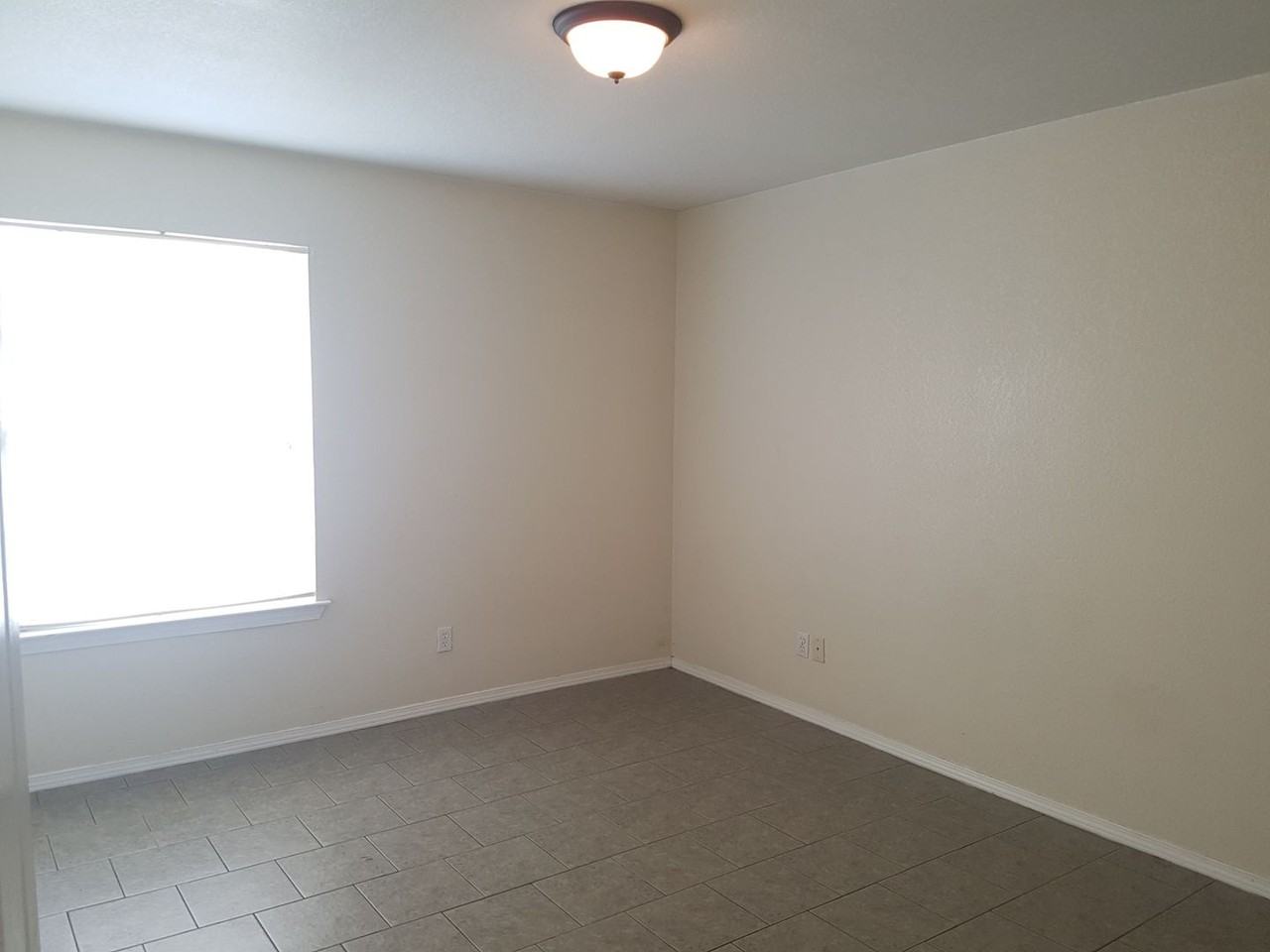 311 S Blue Jay Ct - Photo 3 of 13