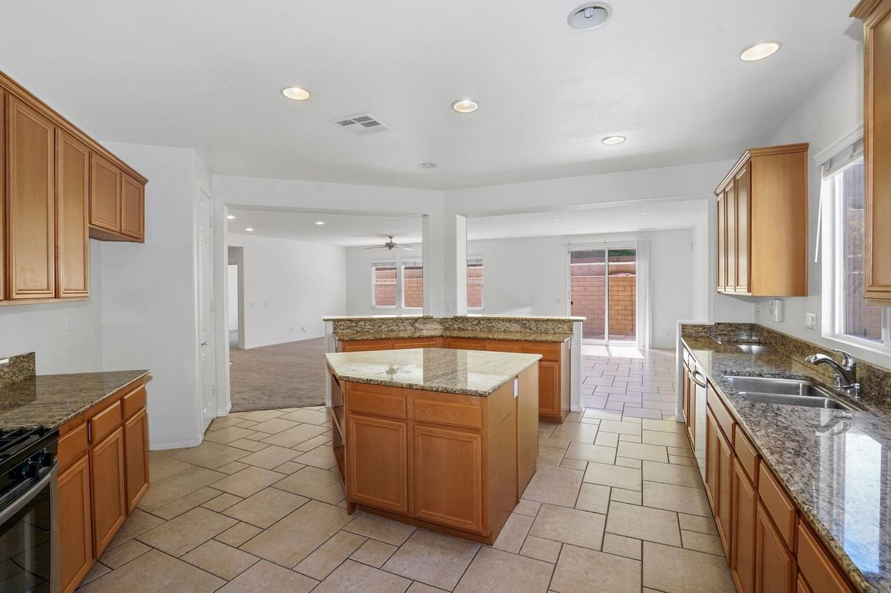 11303 Apple Canyon Ln - Photo 3 of 14