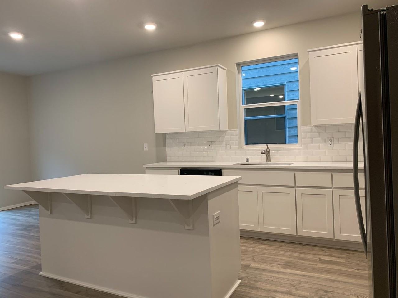 9418 N Chestnut Ct - Photo 6 of 42