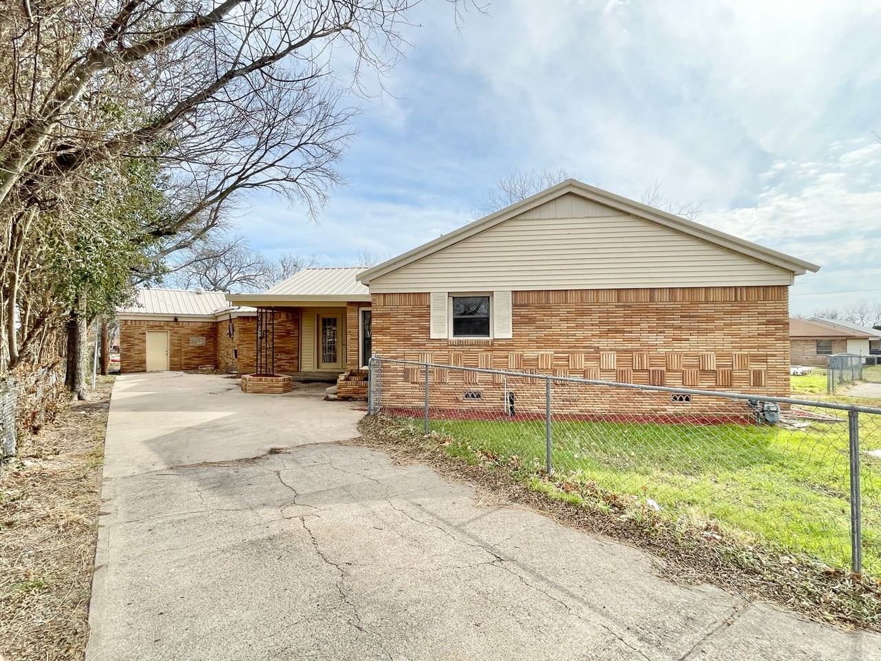 302 Washington St - Photo 4 of 44