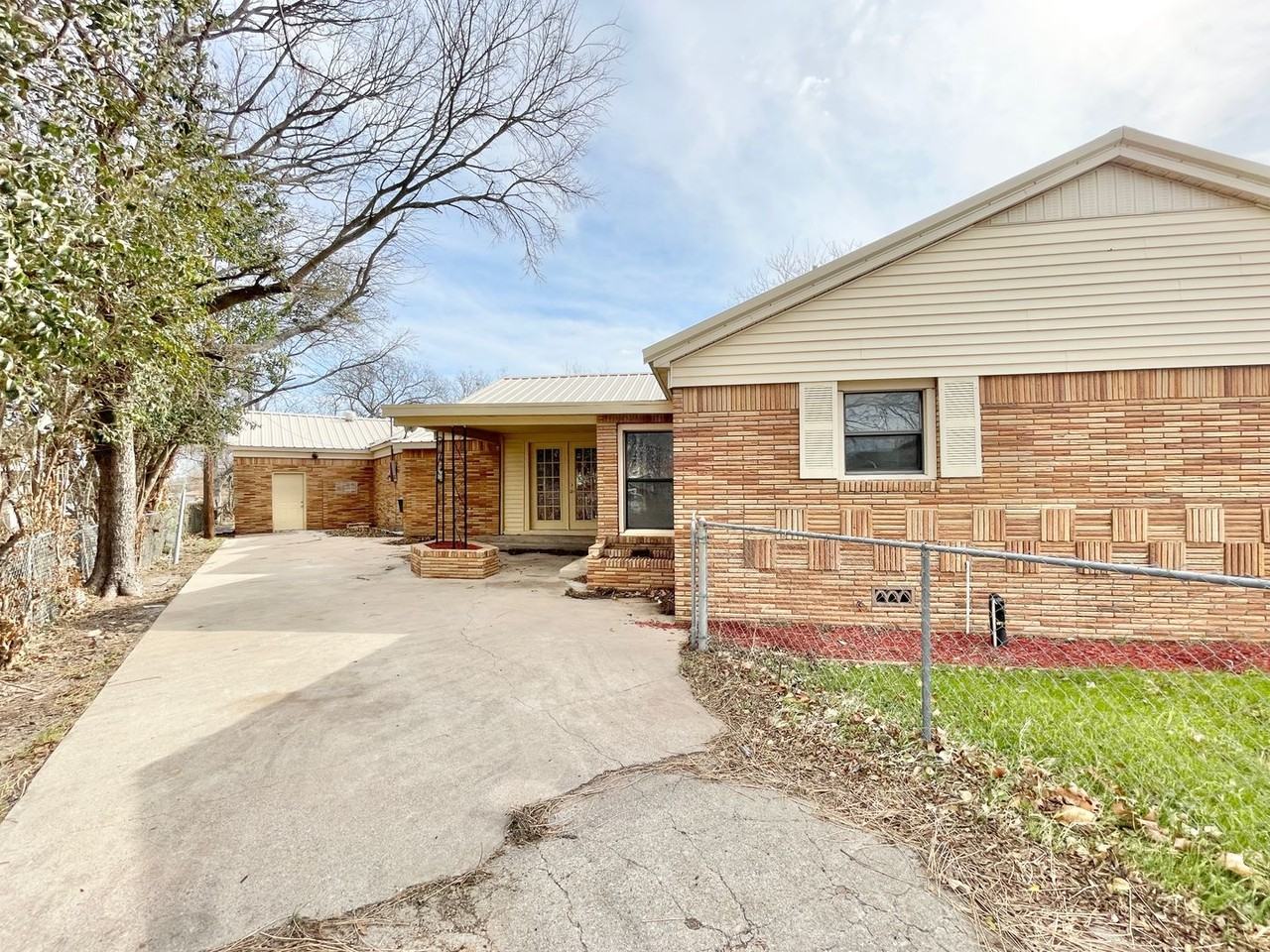 302 Washington St - Photo 6 of 44