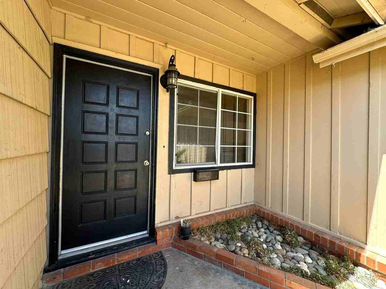 1908 Deerwood St - Photo 3 of 25