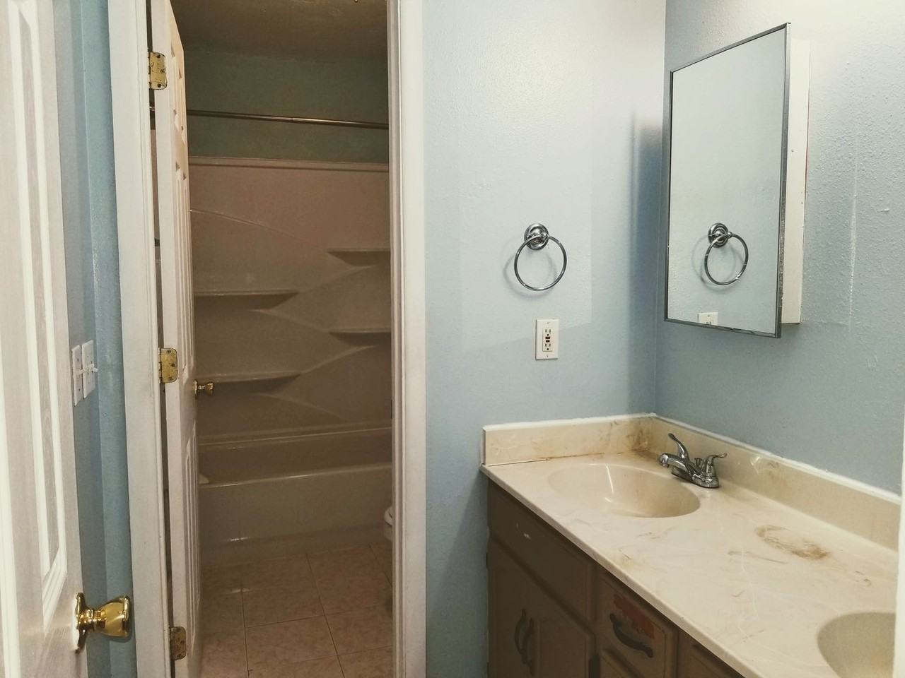 930 Iowa Ave #1 - Photo 6 of 8