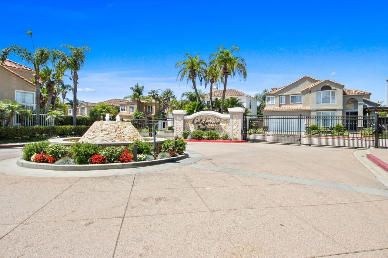 1801 Capetown Cir - Photo 2 of 23