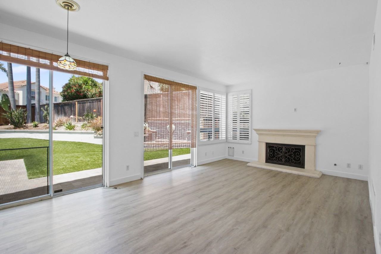 1801 Capetown Cir - Photo 5 of 23