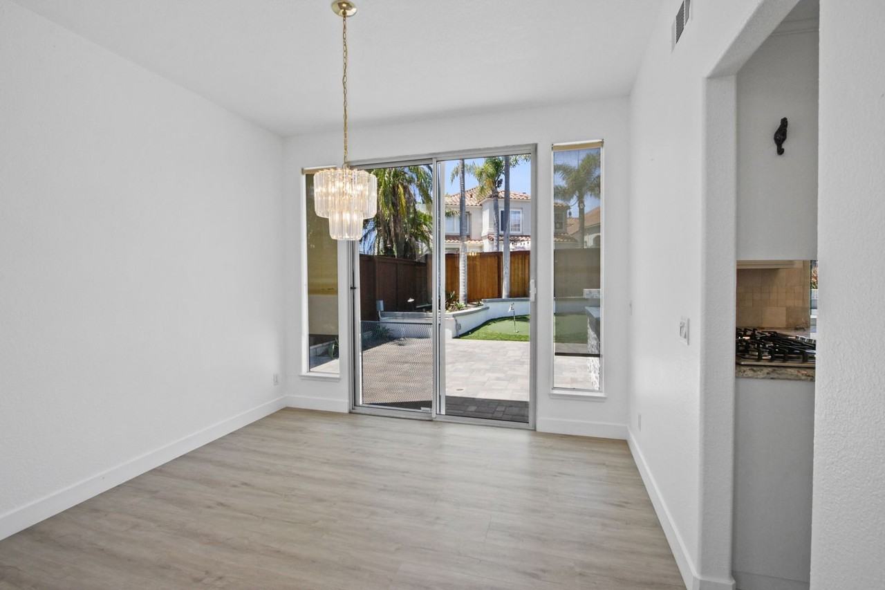 1801 Capetown Cir - Photo 6 of 23