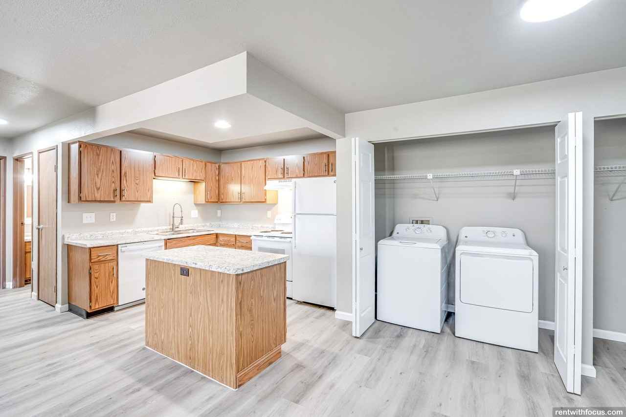 Nova Townhomes (X) - Photo 2 of 26