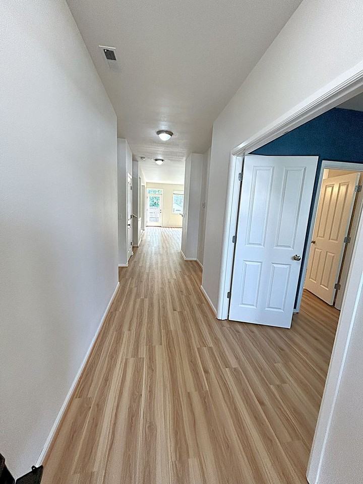 6224 Discovery St E - Photo 3 of 35