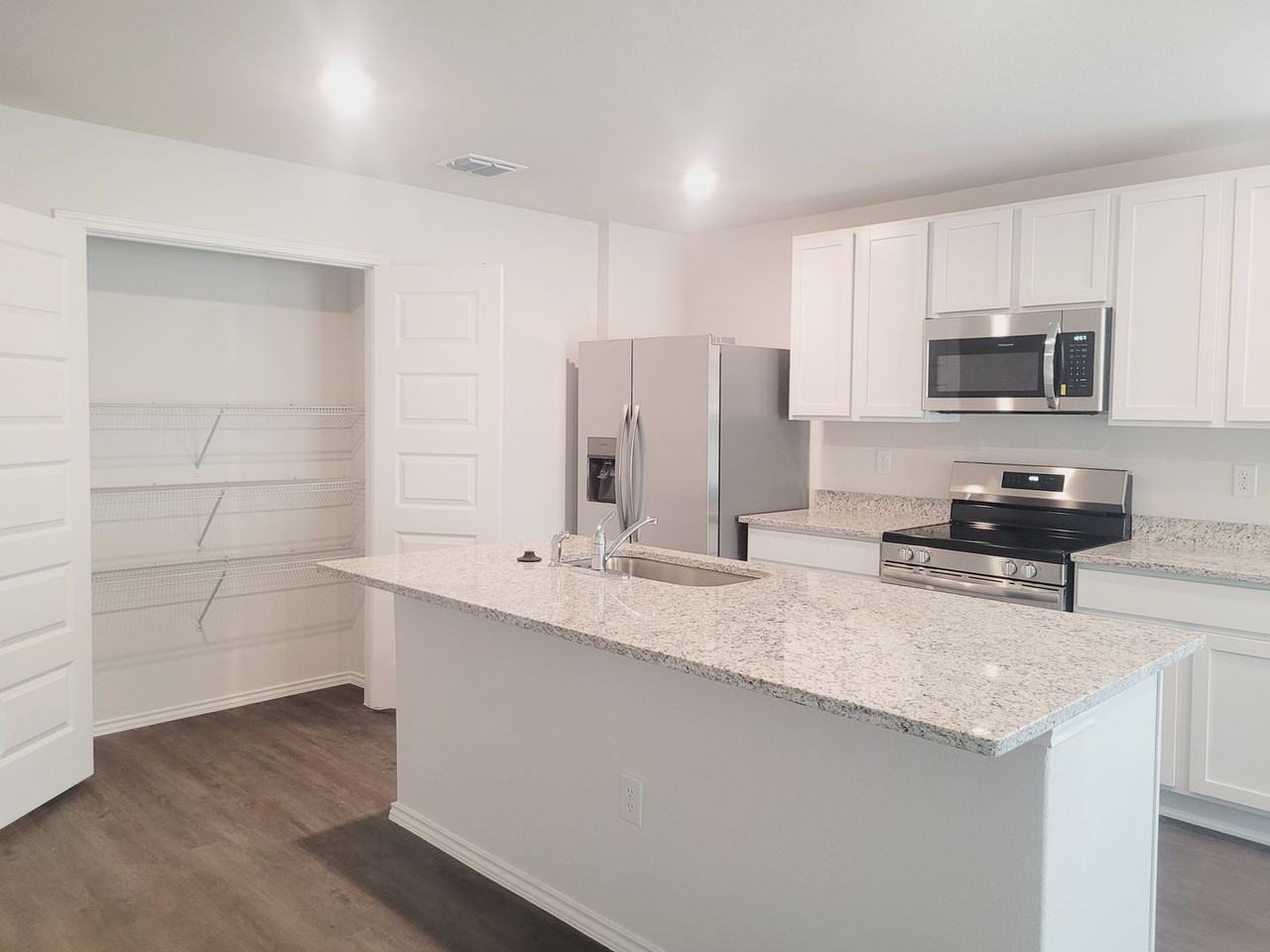 7638 Stud Dr - Photo 3 of 19