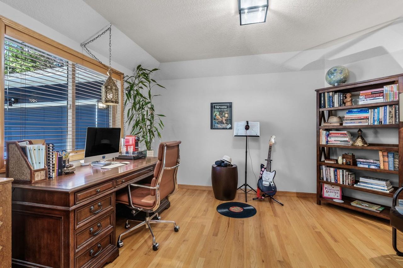 2342 Nw 6th St - Photo 2 of 40