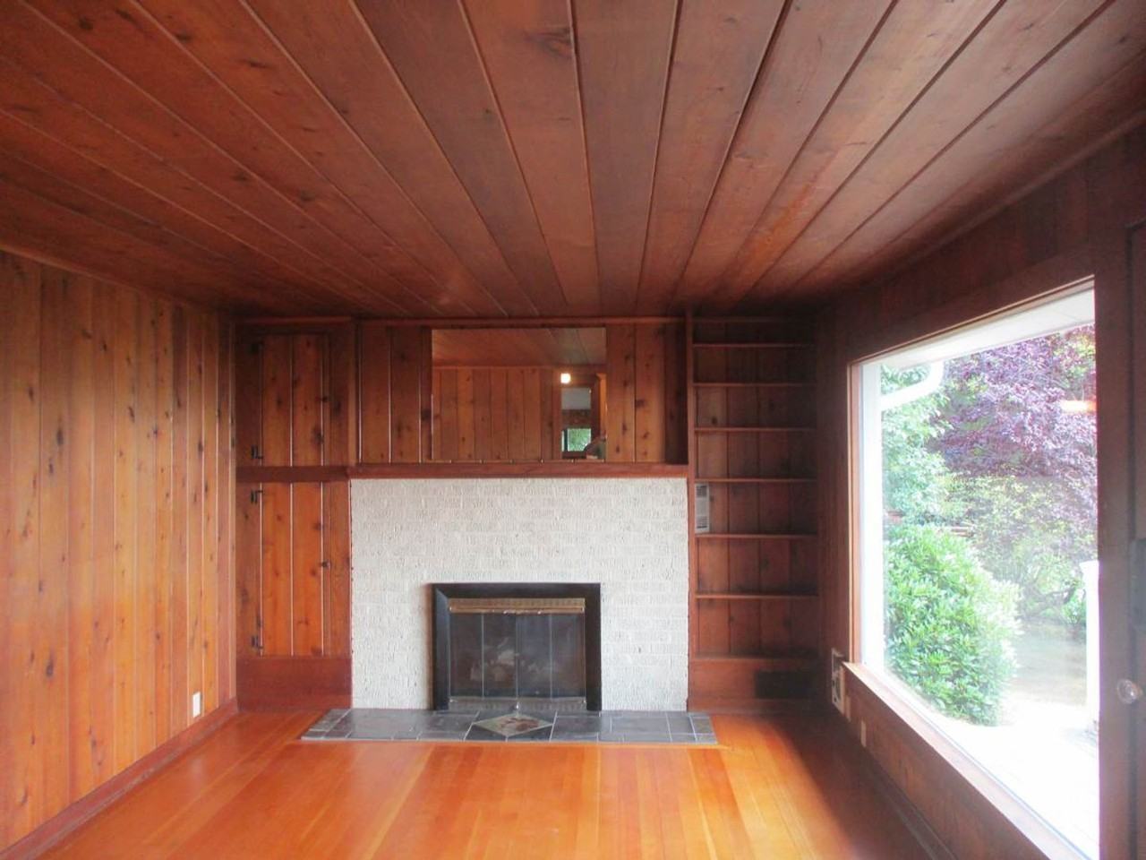 10427 Powell Dr Nw - Photo 2 of 13