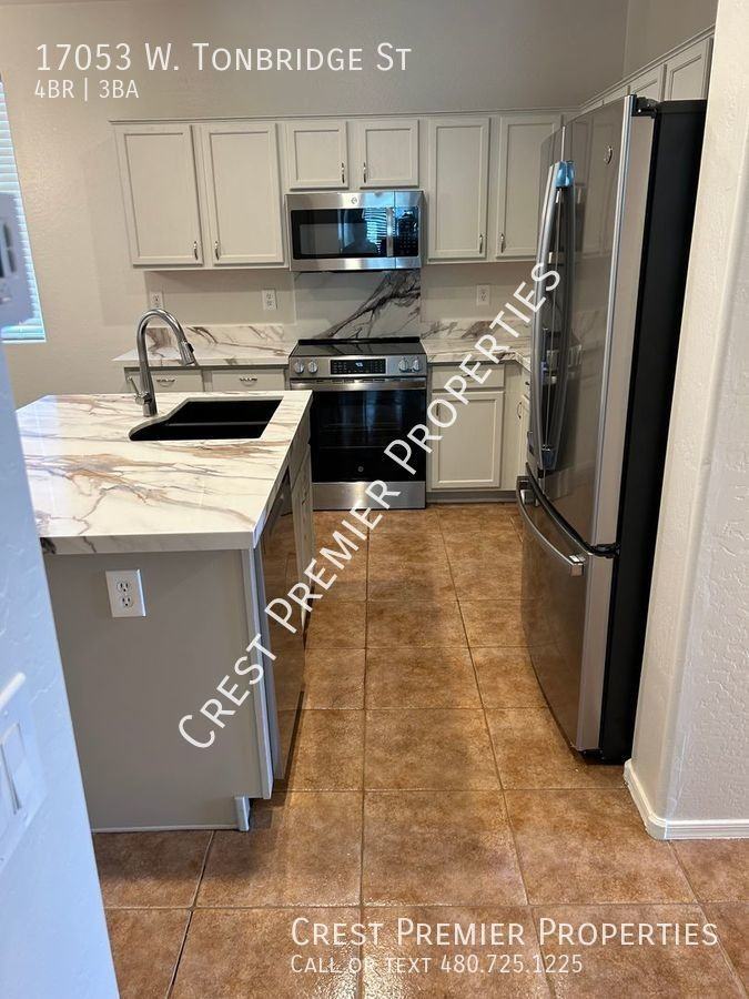 17053 W Tonbridge St - Photo 6 of 16