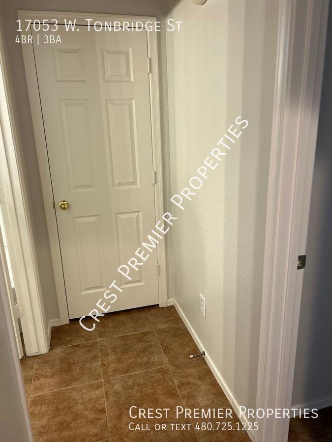 17053 W Tonbridge St - Photo 7 of 16