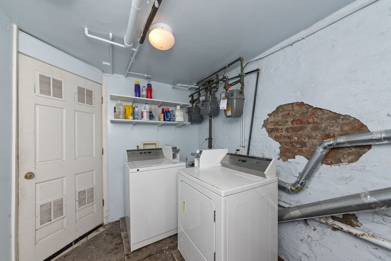 1711 S Laflin St #2F - Photo 3 of 8