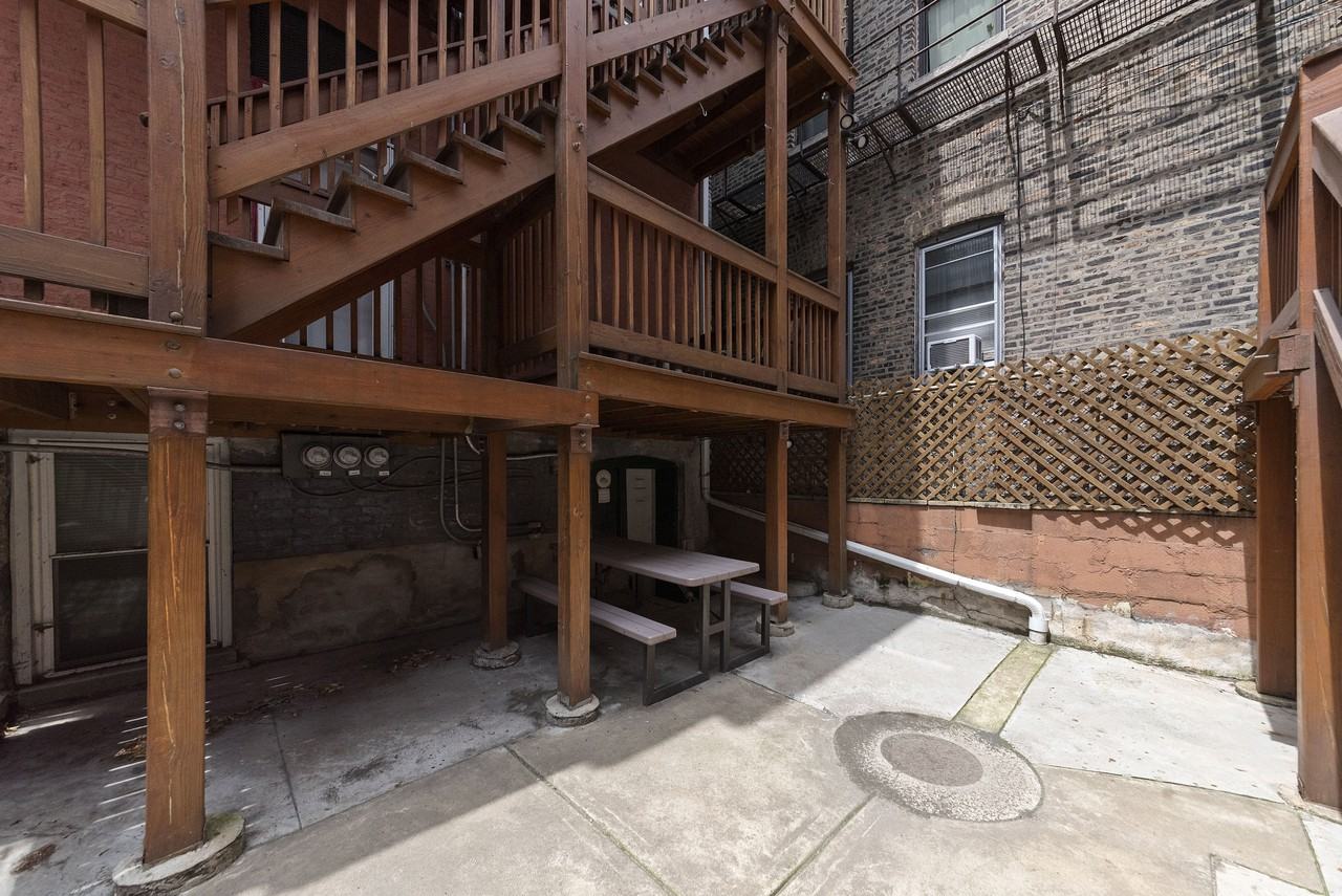 1711 S Laflin St #2F - Photo 4 of 8