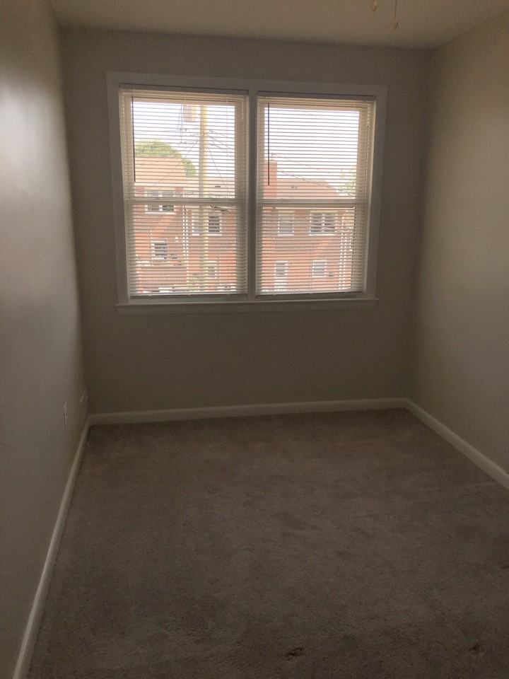 1111 Falls Hill Dr #NA - Photo 3 of 10